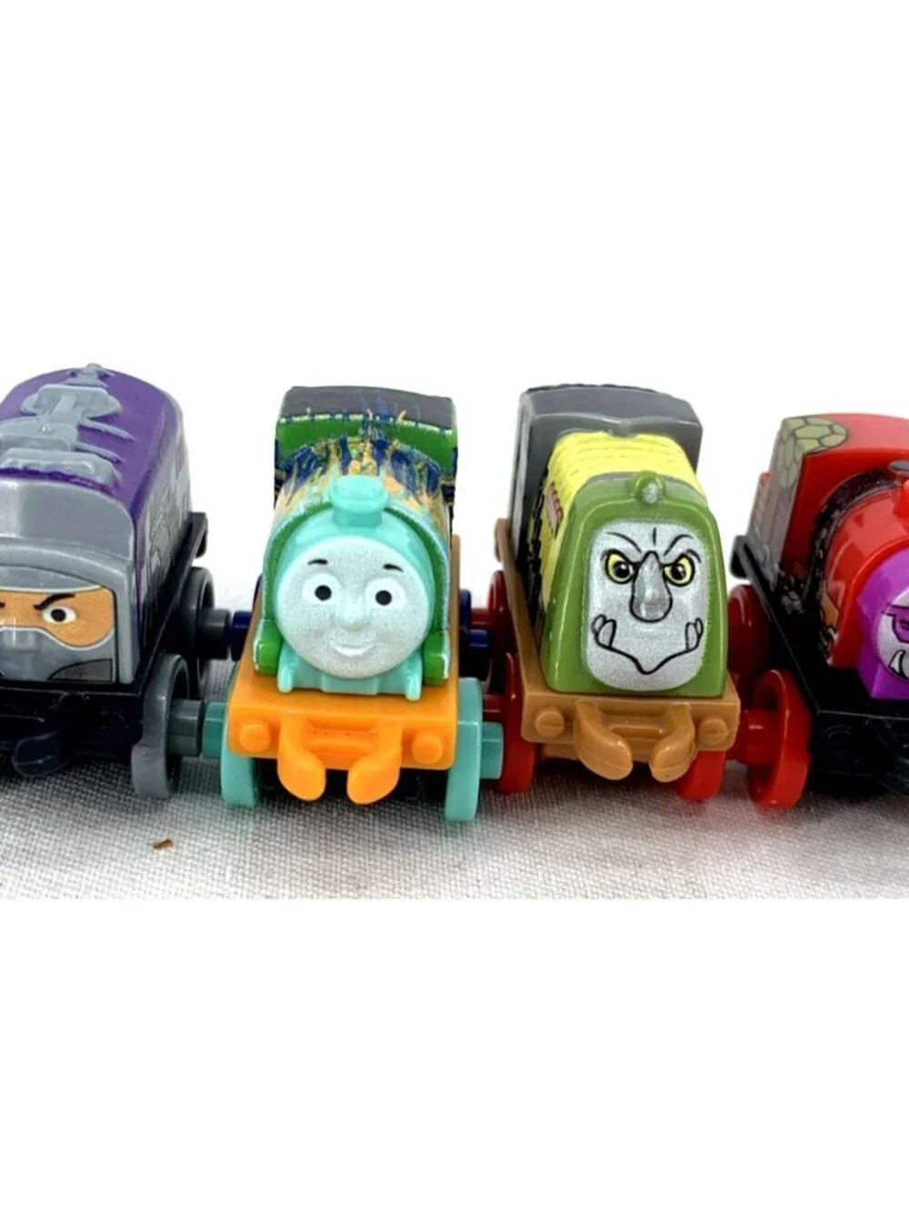 Micro Mini Trains Ninja Turtles Assorted 2012 Plastic Lot of 16